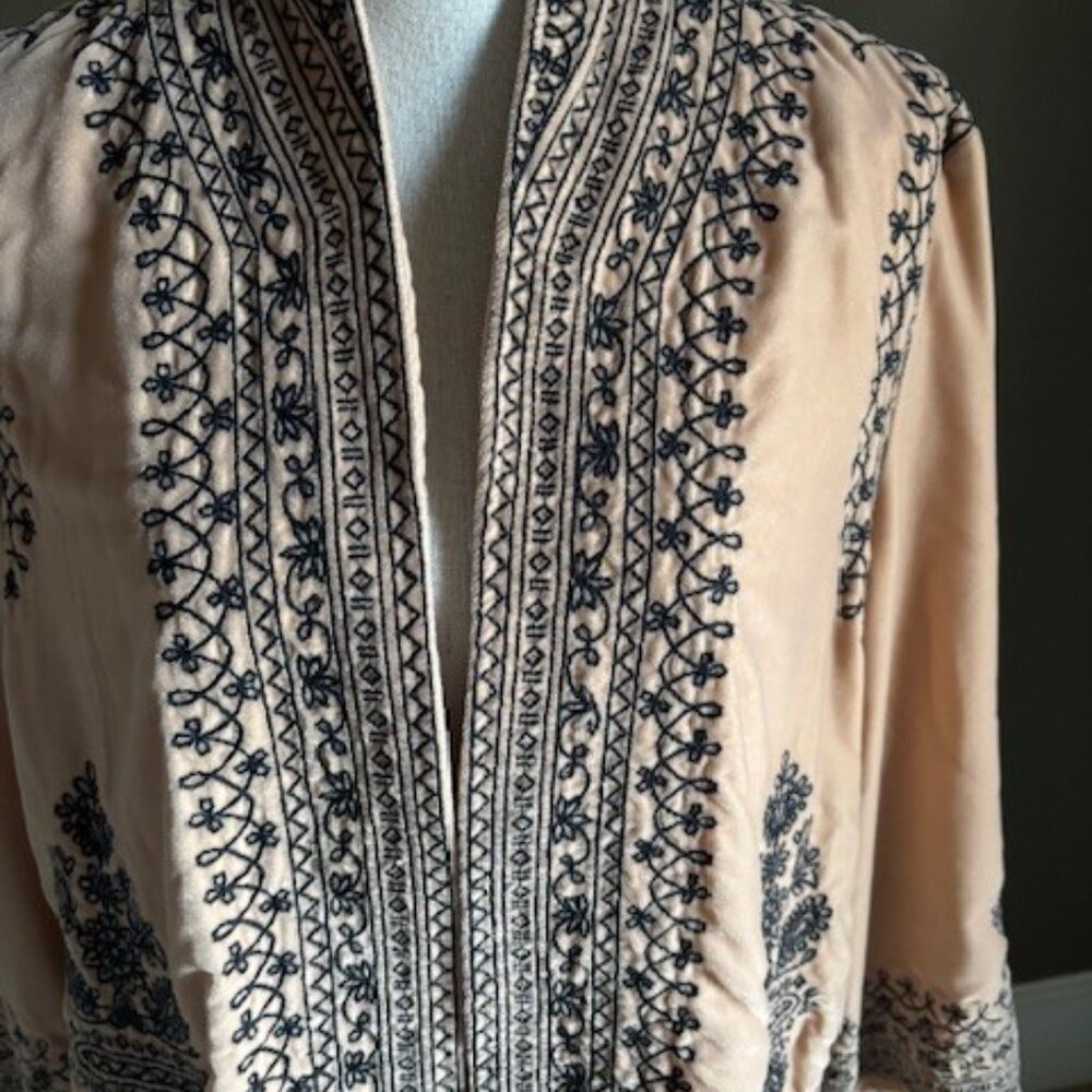 ZARA Embroidered Velvet Kimono in Vanilla with Embroidery in Blue Size M - Picture 9 of 11